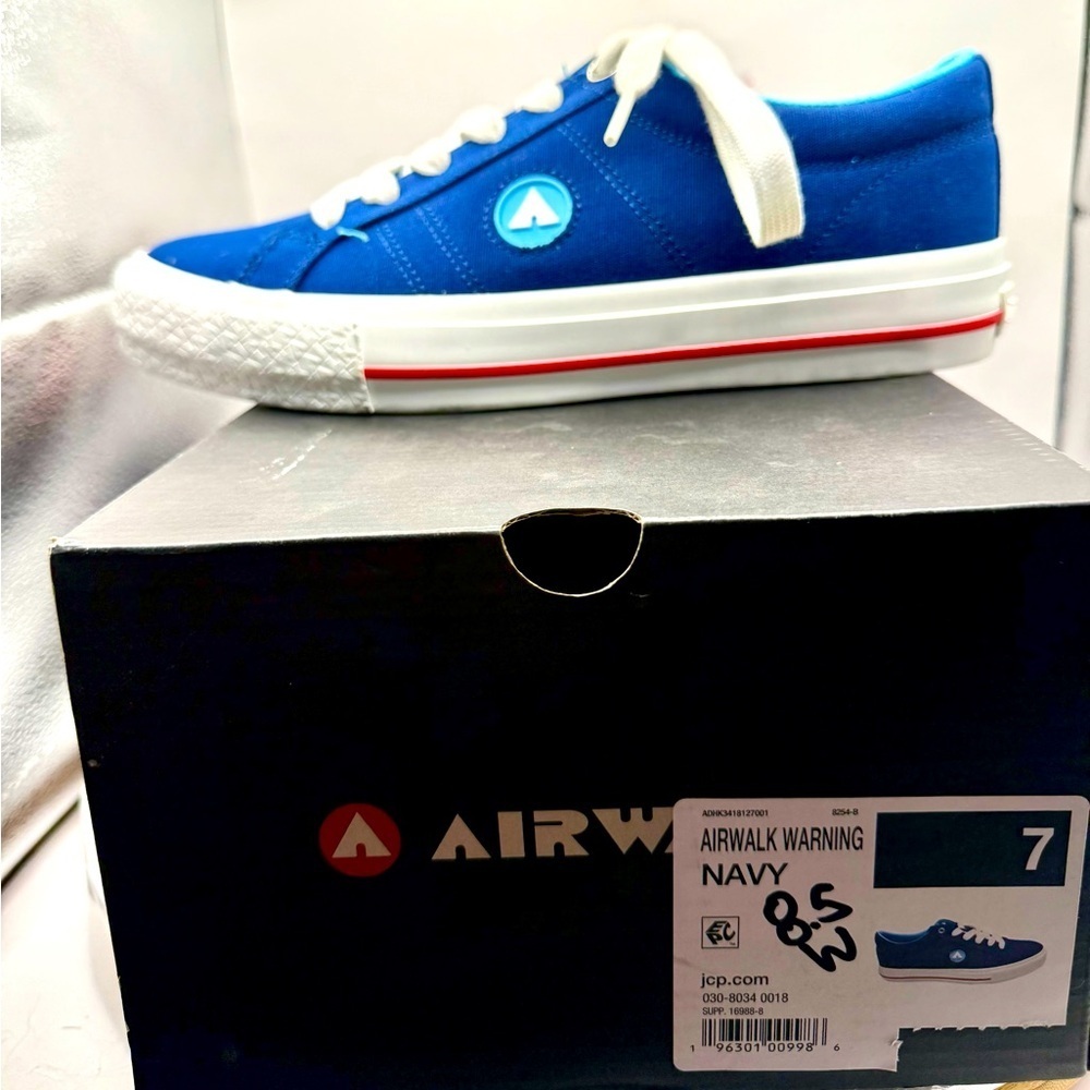 NWT Airwalk Warning Unisex Sneakers Blue Graphic‎ Mens Size 7 Women’s Size 8.5